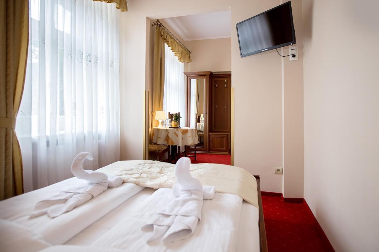 Hotel Zamek Chalupki Exterior photo