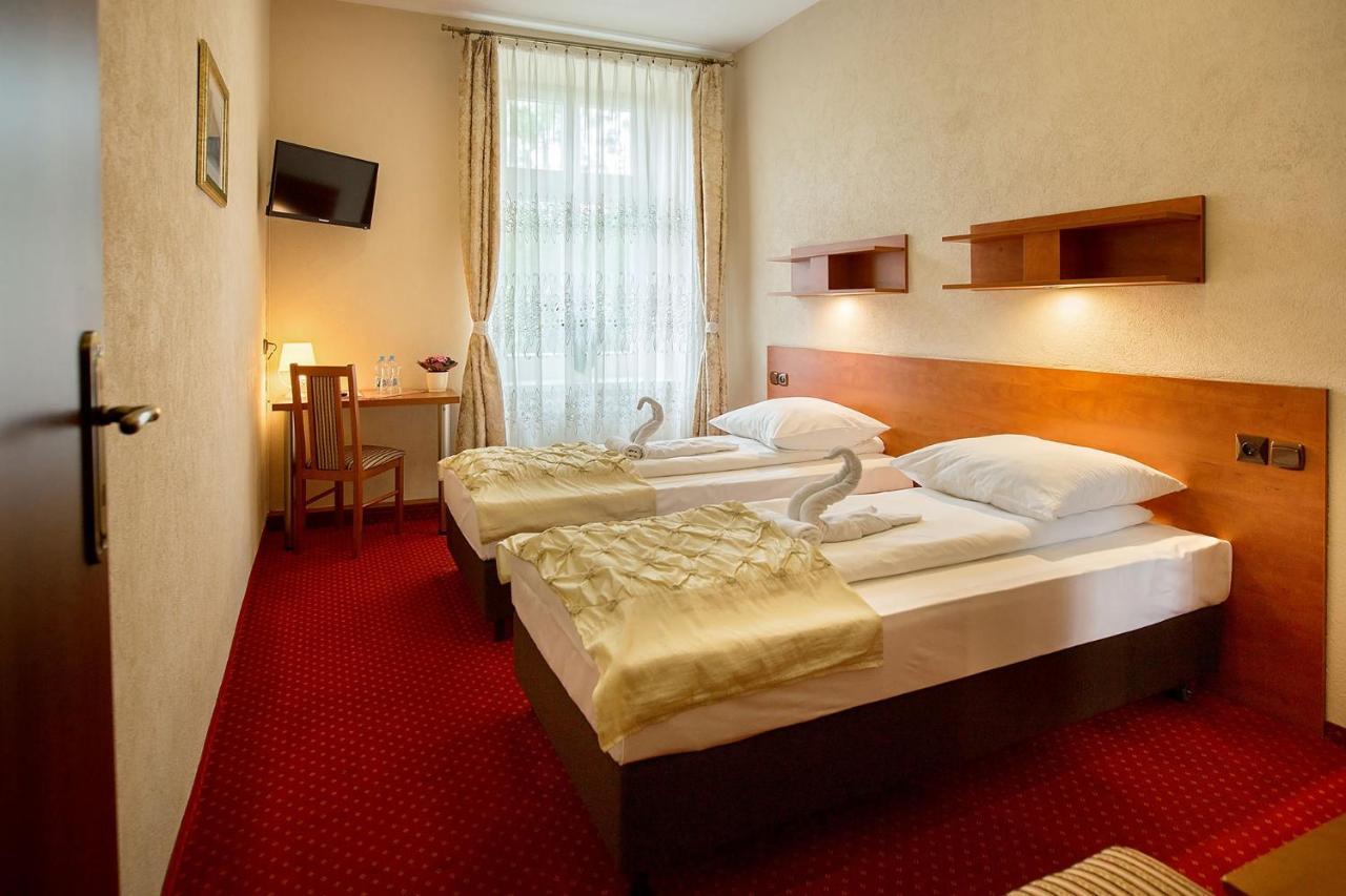 Hotel Zamek Chalupki Exterior photo